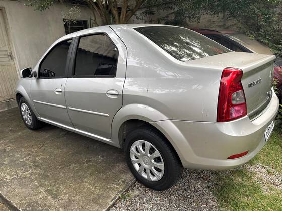 RENAULT LOGAN 1.0 EXPRESSION 16V FLEX 4P MANUAL RENAULT LOGAN 1.0 EXPRESSION 16V FLEX 4P MANUAL